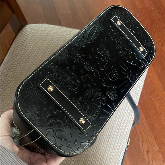Disney Dooney & Bourke Black Embossed Leather Sketch Zip Satchel - Picture 4 of 8